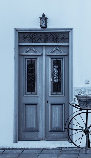 zewnętrzne drzwi drewniane